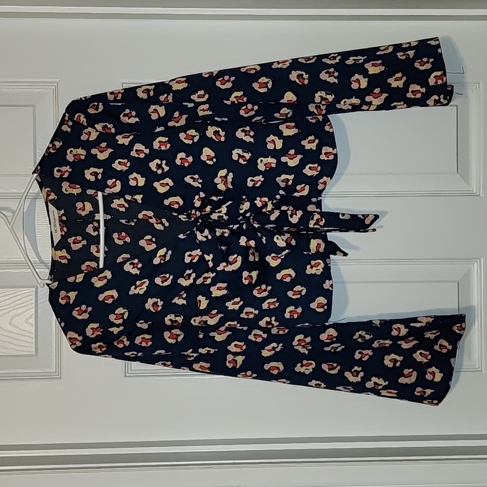 BCBGENERATION Navy Leopard Print Crop Top With Two Bow Front Closure, Size XS